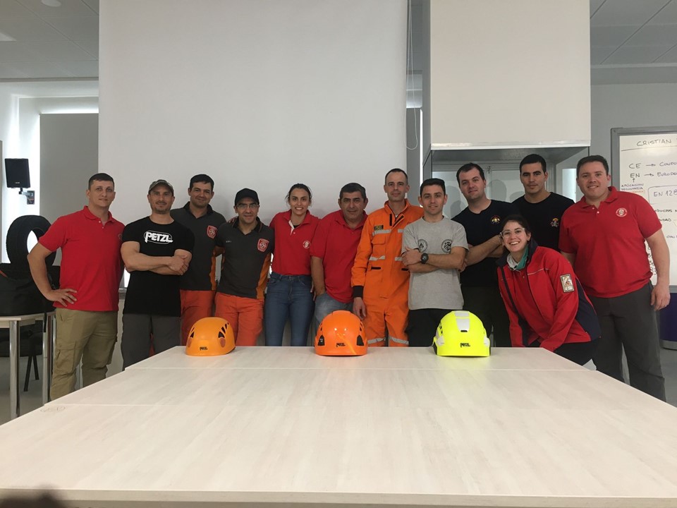 Rescate con Cuerdas: Inspeccin de EPI bajo estndares de Petzl