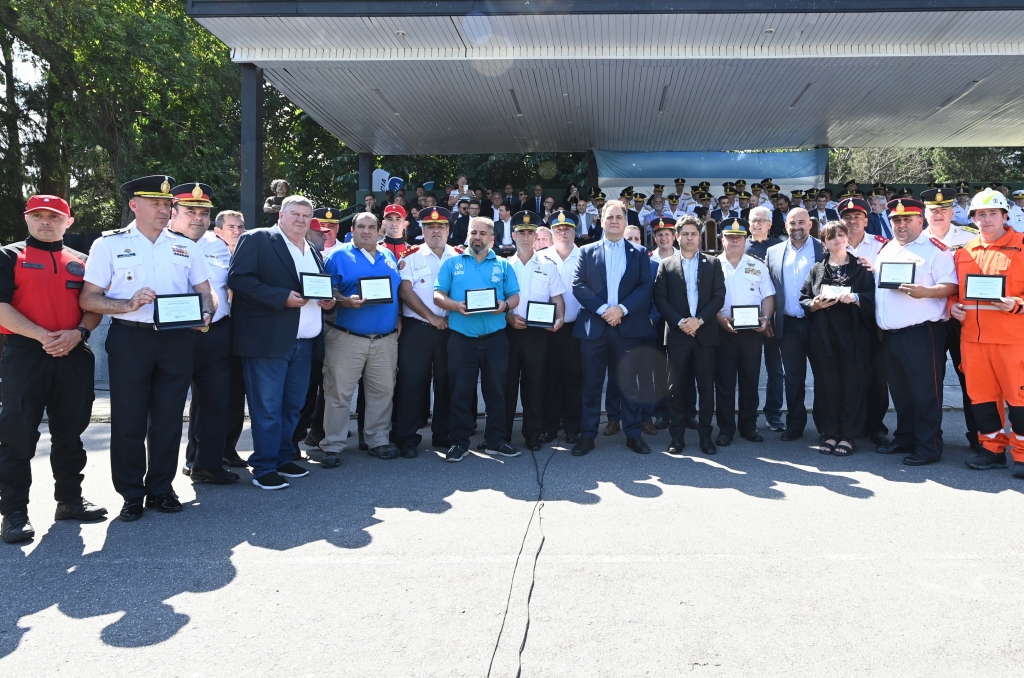 Delegaci�n de USAR ARG10  presente en el 203� a�os de la Polic�a Bonaerense