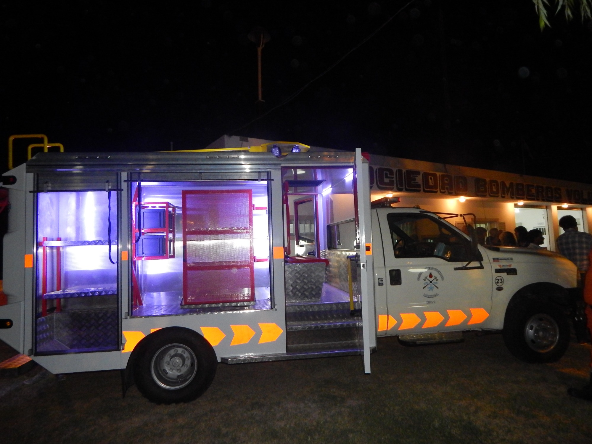 Bomberos Voluntarios de Brinkmann presentaron su nueva Unidad