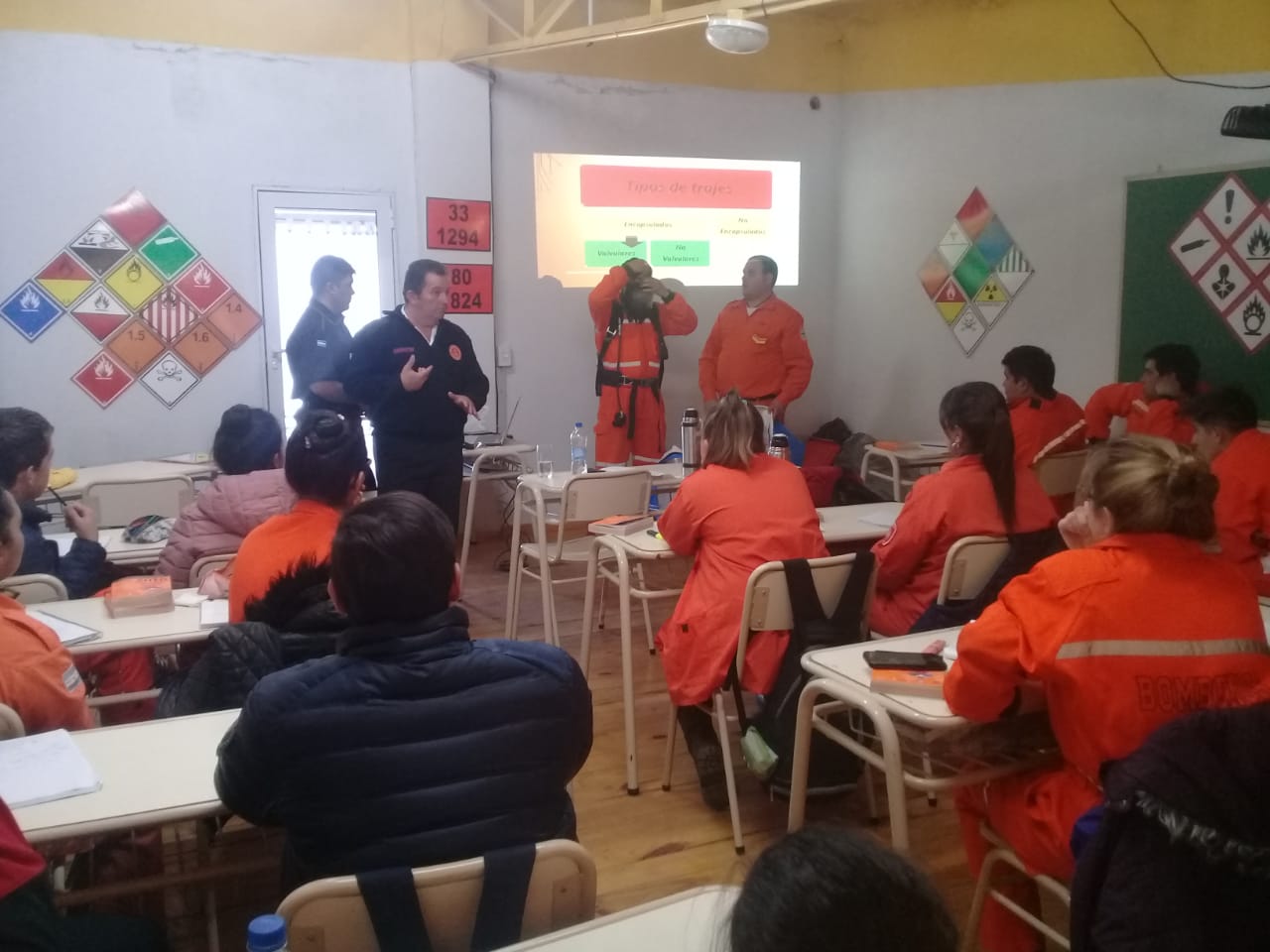 Curso de Materiales Peligrosos en la Regional N�5