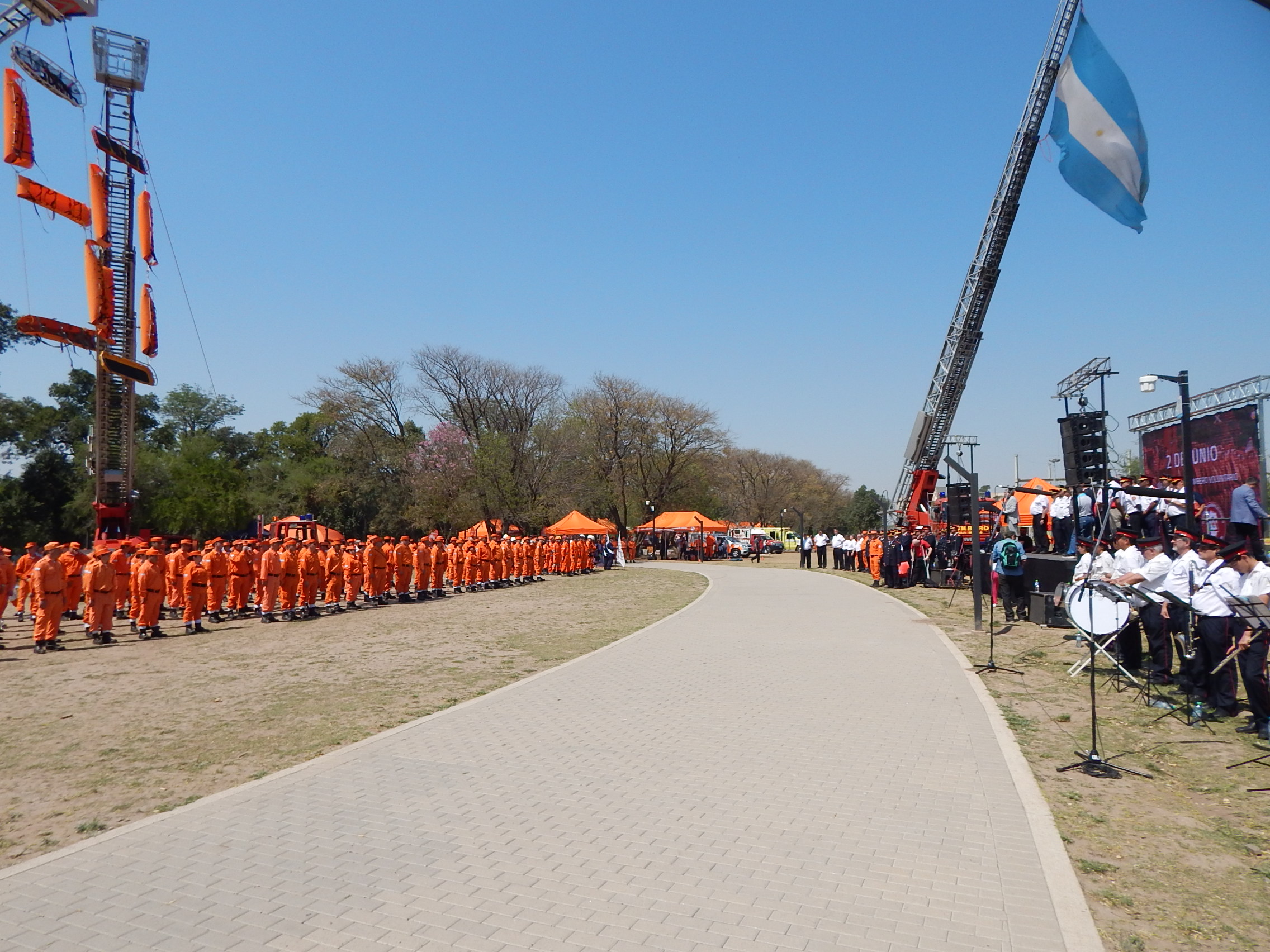 50� Aniversario FBVPC: Acto, Desfile y Muestra Operativa
