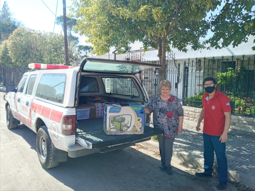 Solidaridad cordobesa: recibimos la donaci�n de un generador