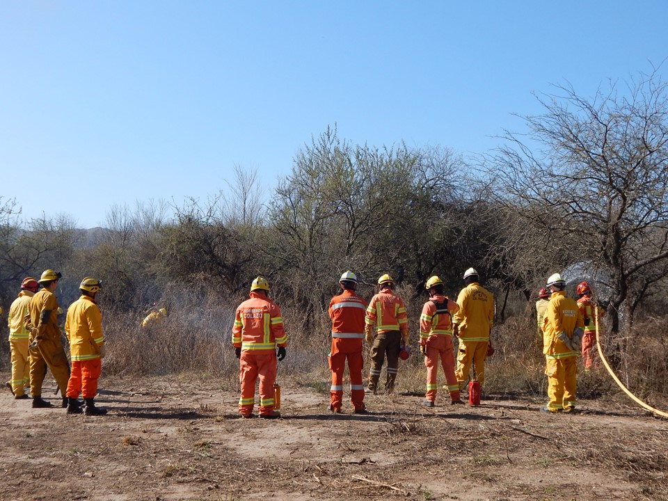 Departamento IIFF: Primera Capacitaci�n en �Fuego T�cnico�