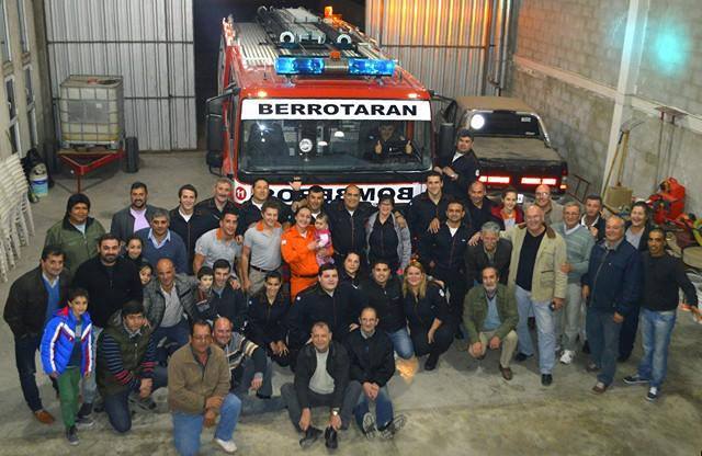 Bomberos Voluntarios de Berrotar�n presentaron su nueva Autobomba